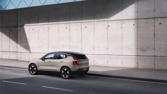 Volvo EX30 200kW SM Extended Range Plus 69kWh 5dr Auto Electric Estate - Image 7